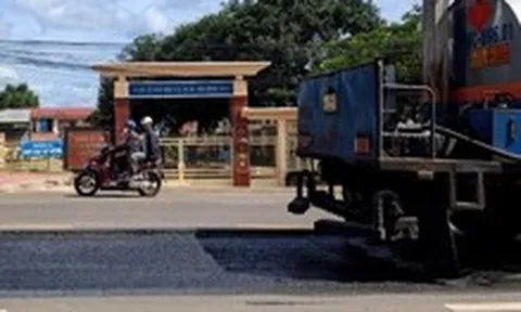 Quốc lộ 19 lại bong tróc, đề nghị kiểm định độc lập chất lượng mặt đường