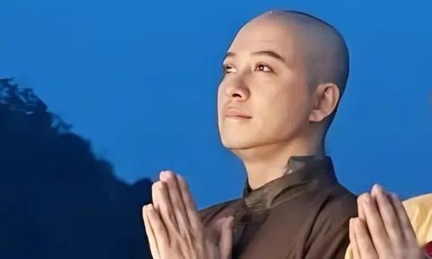 Ca sĩ Tuấn Hưng xuống tóc vì lí do gây xúc động
