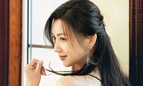 "Mỹ nhân vạn người mê" kết hôn với đại gia, sinh 3 con nhưng vẫn đi làm công ăn lương