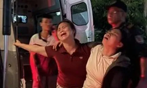 Người thân khóc nấc đưa thi thể nạn nhân vụ lật tàu Vịnh Xanh 58 về quê