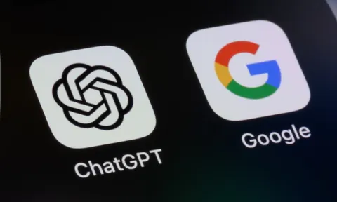 Sếp Microsoft nuối tiếc cho Google: Họ suýt ra mắt "ChatGPT" trước cả OpenAI, nhưng vì các lý do này mà bỏ lỡ
