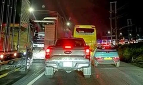 Đóng lối vào cao tốc TP.HCM - Long Thành - Dầu Giây, quốc lộ 1 kẹt cứng hơn 10km