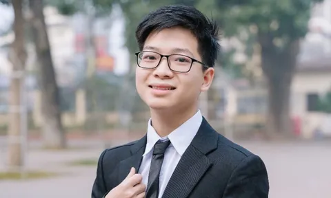 Nam sinh trường "làng" lập kỳ tích: Thủ khoa cả hai kỳ thi lớn