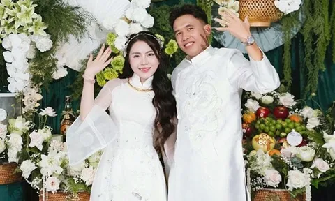 Tiền vệ U23 Việt Nam Võ Hoàng Minh Khoa đính hôn với cô chủ tiệm vàng