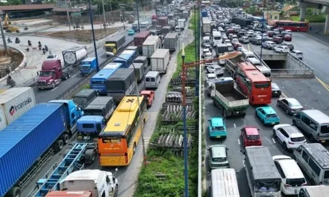 Hạ tầng giao thông kết nối chưa tương xứng, TP.HCM liệu có thể bứt phá?