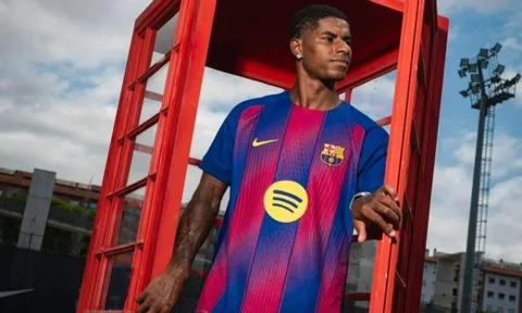 Trận ra mắt của Rashford trong màu áo Barcelona bị hủy