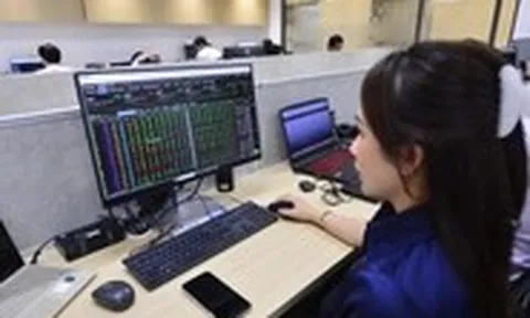 Chứng khoán Việt Nam thiết lập mức cao kỷ lục mới, vượt đỉnh lịch sử năm 2022