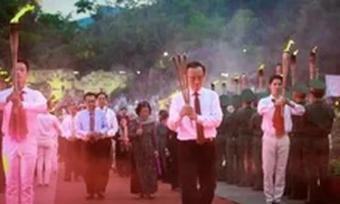 Bí thư Nguyễn Văn Nên cùng đoàn lãnh đạo TP.HCM dâng hương, thắp nến tri ân tại Côn Đảo