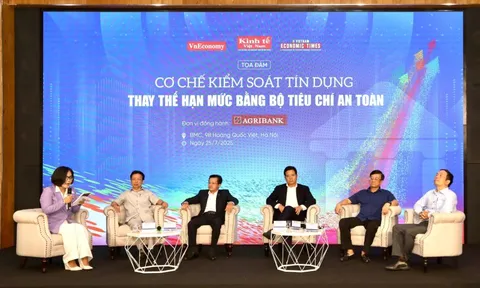 Bỏ “room” tín dụng: Cần lộ trình thận trọng và nhiều điều kiện đồng bộ