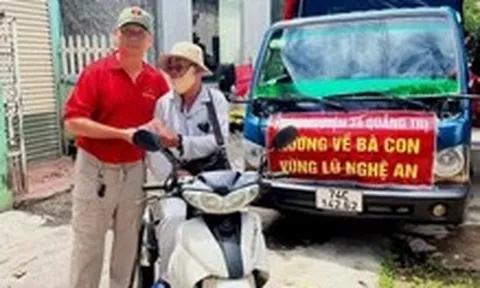 100.000 đồng tiền bán vé số và tấm lòng gửi về vùng lũ Nghệ An