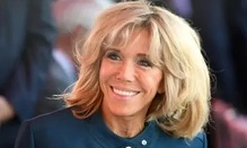 Gu thời trang Đệ nhất phu nhân Pháp Brigitte Macron