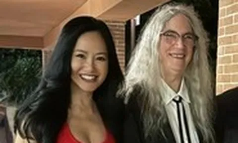 Hồng Nhung và Tùng Dương dự tiệc tại nhà danh ca mù Andrea Bocelli