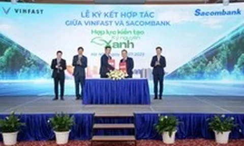 Sacombank bắt tay Vinfast Việt Nam triển khai gói vay ưu đãi mua xe điện