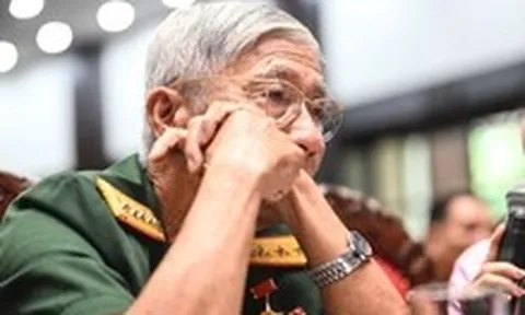 'Trong chiến đấu mà em có hy sinh, hòa bình anh nhớ đem em về nghĩa trang, làm giỗ cho em nhé'