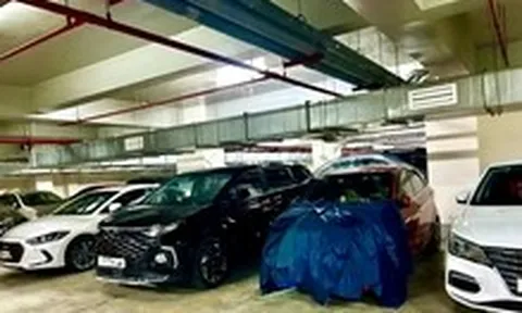Gửi xe điện quá đỗi khổ cực, hầm chung cư không cho đậu, sạc, vậy sao chuyển đổi xanh?