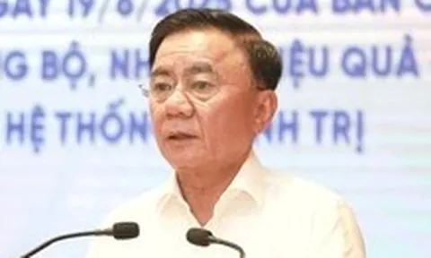 Bộ Chính trị: Giải quyết dứt điểm chế độ với cán bộ, công chức chịu tác động do sắp xếp