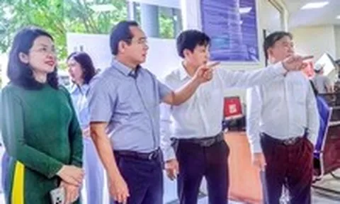 Chủ tịch UBND TP.HCM thị sát Trung tâm hành chính công phường Bà Rịa