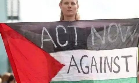 Người mẫu biểu tình trên catwalk, Madonna cầu xin Giáo hoàng cứu đói trẻ em ở Gaza