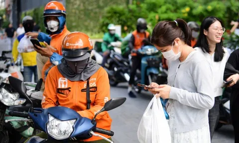 Giảm ô nhiễm không khí đô thị: Phủ xe buýt xanh, chuyển đổi xe xăng của 400.000 shipper