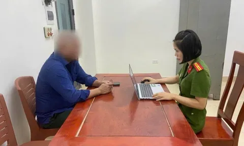 Nhận nhiều cuộc gọi từ số lạ, cụ ông quyết định báo Công an