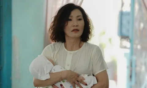 'Mang mẹ đi bỏ' đạt 150 tỉ, Hồng Đào lại làm bà trong 'Cục vàng của ngoại'