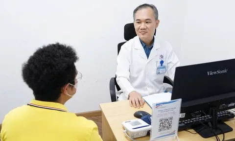 Từ nỗi lo không con đến niềm vui làm cha của người đàn ông mắc vô sinh hiếm gặp