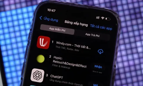 Người Việt thi nhau tải app theo dõi thời tiết khi bão Wipha đổ bộ