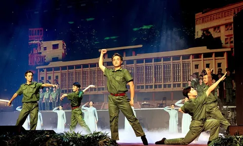 Tùng Dương, Đông Hùng hát mừng 80 năm Công an nhân dân Việt Nam