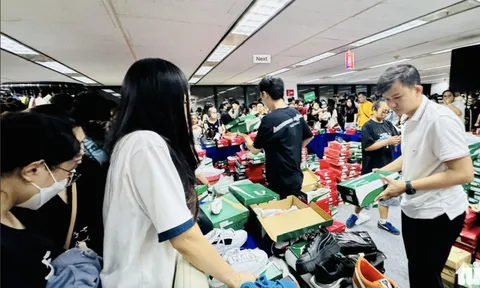 Lần đầu tiên TP.HCM tổ chức ngày hội săn sale dưới lòng đất