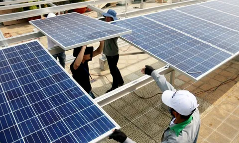 Lắp điện mặt trời áp mái được hỗ trợ từ 2-3 triệu đồng/hộ, ngân sách dự chi 42.000 tỉ đồng