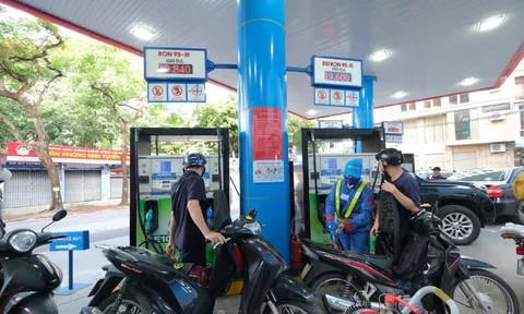 Xăng E5 chỉ bán ra 21% thị phần, vì sao Bộ Công Thương muốn xóa sổ xăng khoáng từ 2026?
