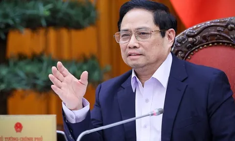 Thủ tướng yêu cầu các ngân hàng bảo đảm hệ thống thanh toán và tiền mặt, đáp ứng yêu cầu tặng phần quà 100.000 đồng cho người dân kịp thời