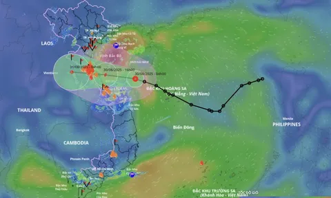 Áp thấp nhiệt đới mạnh thành bão, cách Hà Tĩnh đến Quảng Trị 210km, đất liền mưa rất to