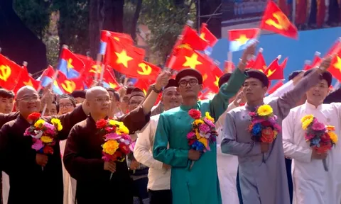 Ba đây nè con ơi! và cuộc đoàn tụ nước mắt trong Mùa thu khải hoàn