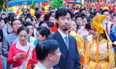 Rapper Đen diễu hành 2-9: ‘Vui vì được là người dân của quê hương mình’