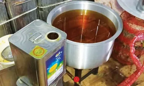 Nhận tin mật rồi đột kích xưởng sản xuất quy mô lớn: Công an triệt phá đường dây sản xuất bơ giả, tịch thu hơn 20 tấn sản phẩm kém chất lượng