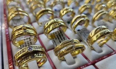 Cuối ngày 1-9, giá vàng tăng vọt, xuất hiện mốc đỉnh mới