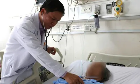 Cụ bà 77 tuổi nhập viện cấp cứu vì sai lầm nhiều người mắc