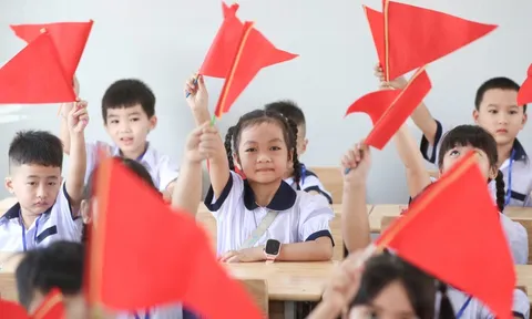 Chính phủ quy định các trường hợp cụ thể miễn, giảm và hỗ trợ học phí