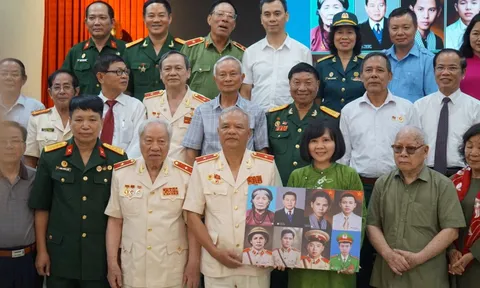 Gia đình có hai mẹ con đều là anh hùng, hai cha con đều là tướng công an