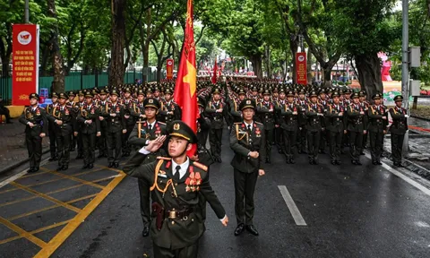 '79 khối diễu binh, diễu hành và khối 80 là khối Nhân dân'