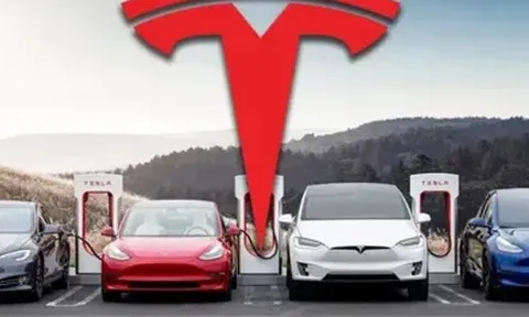 Có điều gì đặc biệt trong gói lương thưởng 1.000 tỷ USD Tesla đề xuất cho CEO Elon Musk?