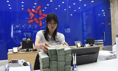 Giữ ổn định lãi suất, tỉ giá