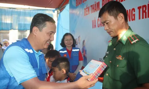 Ấm áp nghĩa tình với đảo xa Hòn Khoai, Hòn Chuối