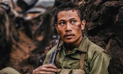 Đội trưởng Tạ của "Mưa đỏ" bất ngờ nhập viện khiến khán giả lo lắng