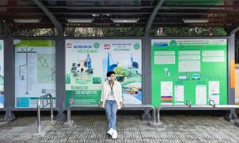 “Một chạm là gần” - Hành trình tân sinh viên “mở khóa” bản đồ TP. HCM