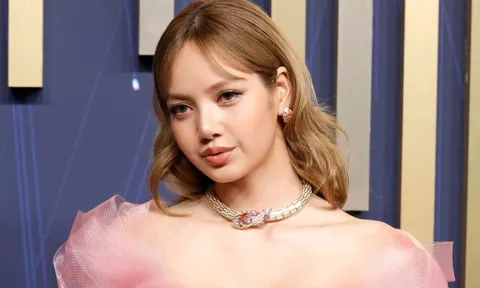 Lisa BlackPink, Selena Gomez và dàn sao biến thảm đỏ Emmy thành sàn diễn thời trang