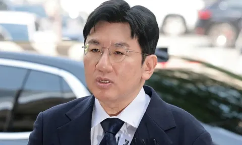 Ông chủ BTS Bang Si Hyuk bị thẩm vấn 14 tiếng với cáo buộc thao túng cổ phiếu