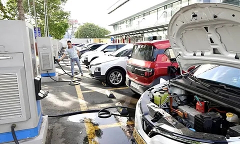 Hà Nội, TP.HCM phải công khai lộ trình chuyển đổi xe xanh, di dời nhà máy ô nhiễm