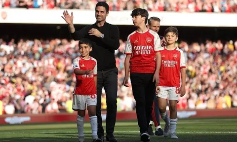 Con trai HLV Mikel Arteta ra mắt đội trẻ Arsenal